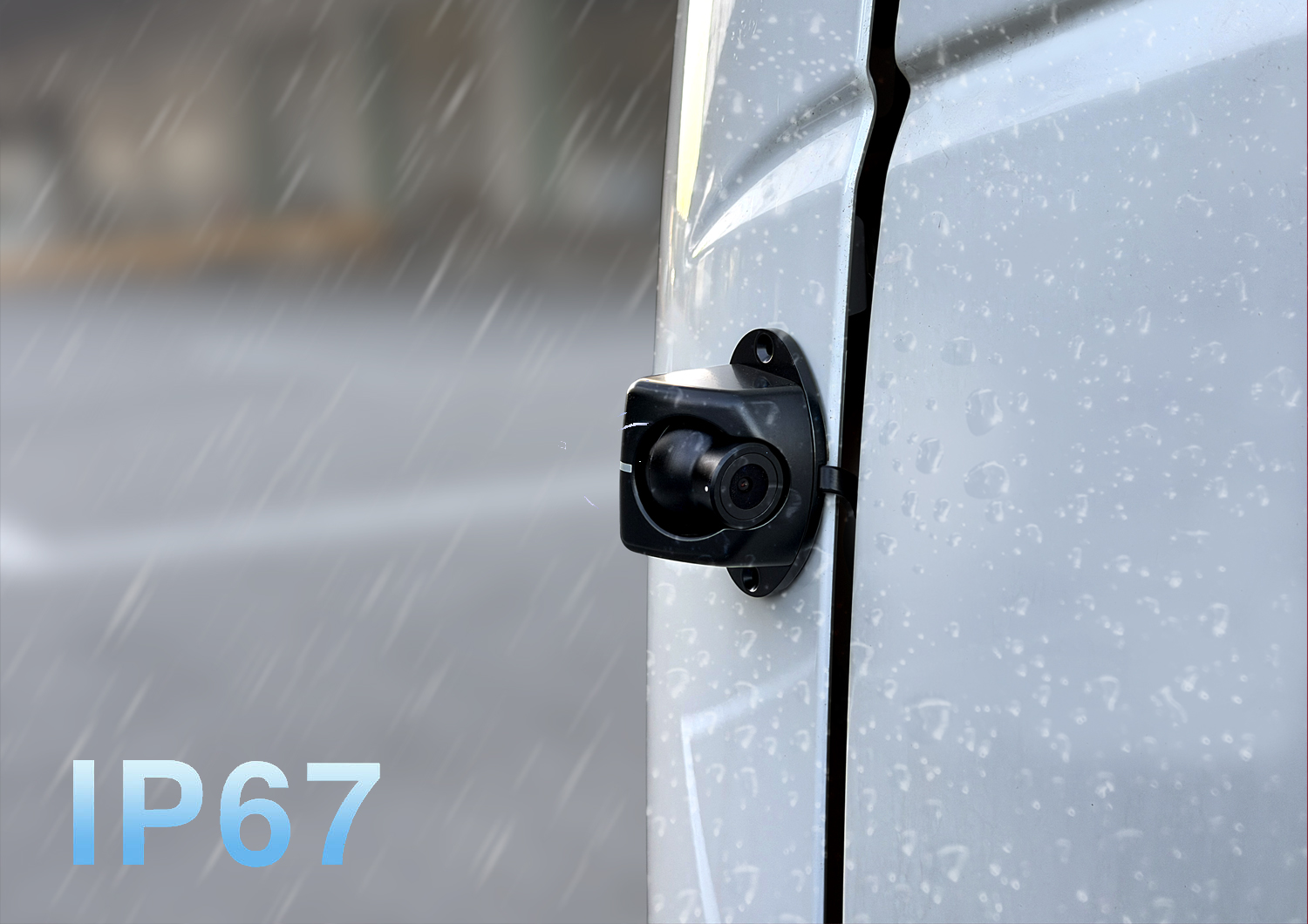 サイドカメラが雨に濡れている画像